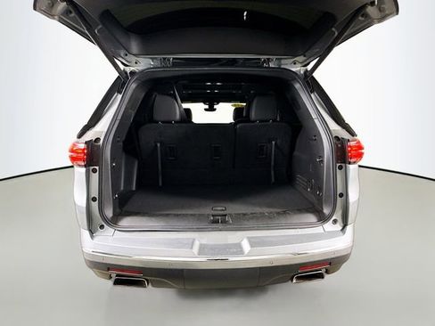 Used 2023 Chevrolet Traverse Premier image 30