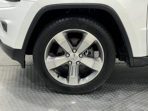 Used 2015 Jeep Grand Cherokee Limited w/ Luxury Group II AWD/4WD image 35