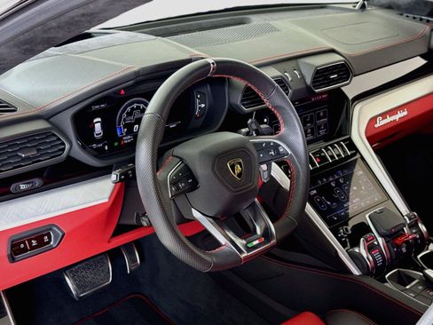 Used 2020 Lamborghini Urus AWD/4WD image 16