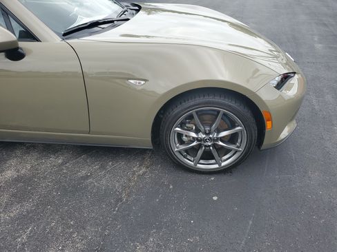 Used 2023 MAZDA MX-5 Miata Grand Touring RWD image 5