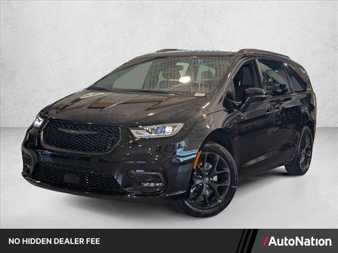 New 2026 Chrysler Pacifica Select w/ S Appearance Package FWD image 1