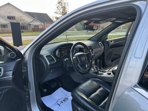 Used 2019 Jeep Grand Cherokee Limited image 17
