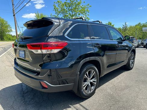 Used 2018 Toyota Highlander Plus w/ Protection Package #3 AWD/4WD image 4