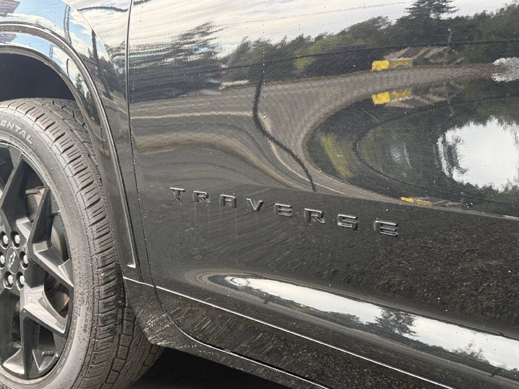 Used 2024 Chevrolet Traverse RS AWD/4WD image 36