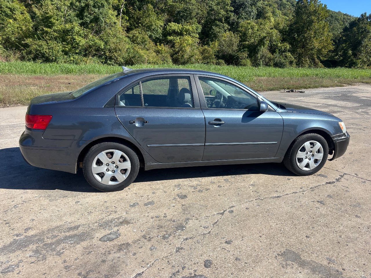 Used 2010 Hyundai Sonata GLS FWD image 6
