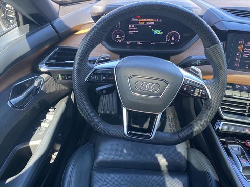 Used 2023 Audi e-tron GT Premium Plus image 6