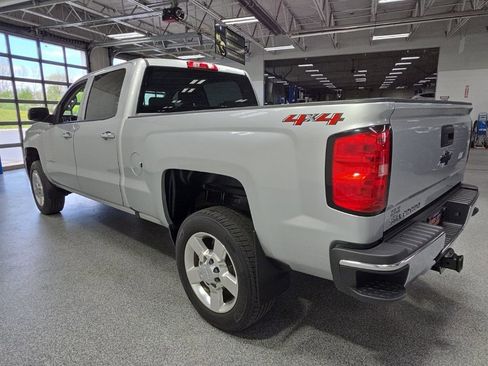 Used 2019 Chevrolet Silverado 2500 W/T w/ Snow Plow Prep Package AWD/4WD image 5