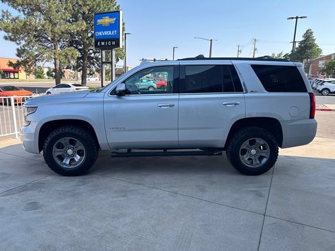 Used 2019 Chevrolet Tahoe LT w/ Luxury Package AWD/4WD image 2