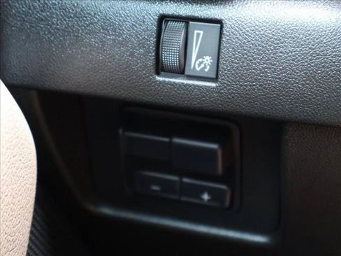 Used 2025 GMC Canyon Denali AWD/4WD image 16