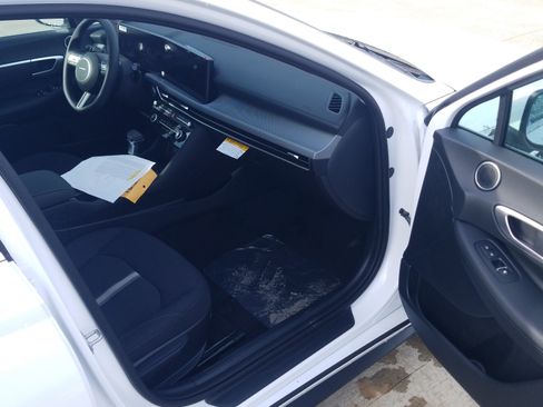 New 2026 Hyundai Sonata SE FWD image 9