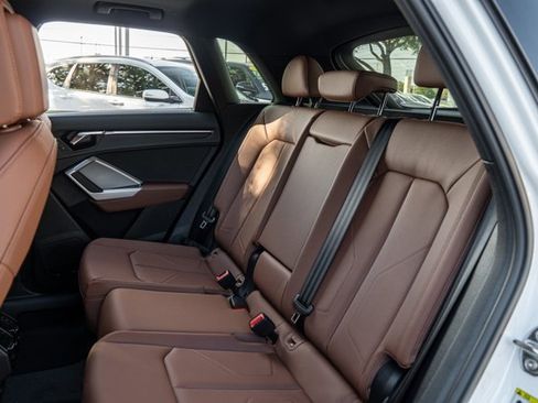 Used 2025 Audi Q3 2.0T Premium Plus w/ Premium Plus Package image 19