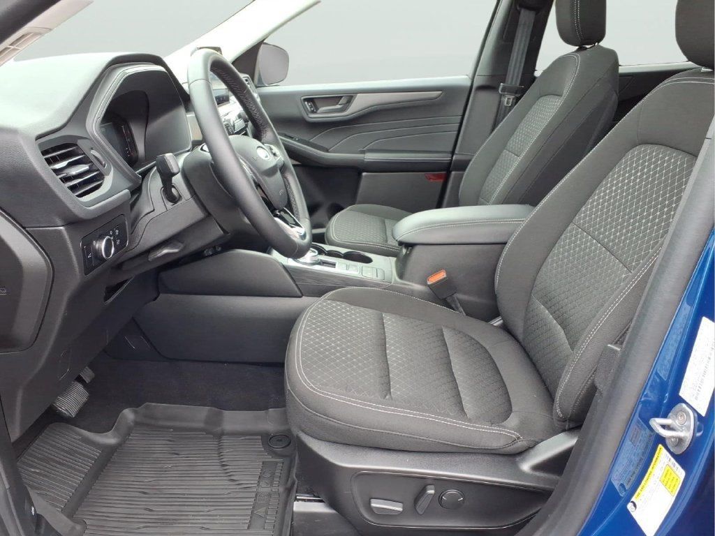 Used 2023 Ford Escape Active AWD/4WD image 12