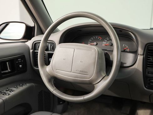 Used 1996 Chevrolet Impala SS RWD image 27