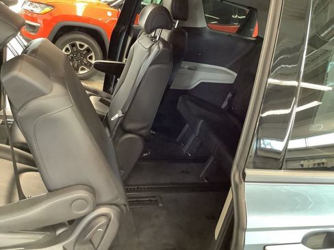 Certified 2023 Kia Carnival SX FWD image 25