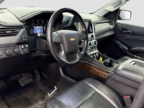 Used 2015 Chevrolet Suburban LT image 7