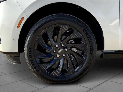 New 2025 Lincoln Navigator L Reserve w/ Jet Appearance Package image 11