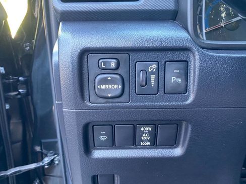 Used 2016 Toyota 4Runner Limited AWD/4WD image 18