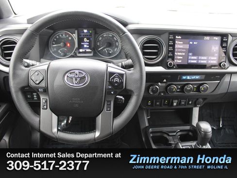 Used 2022 Toyota Tacoma TRD Off-Road image 9
