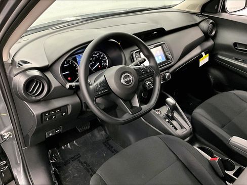 New 2025 Nissan Kicks Play S FWD image 7