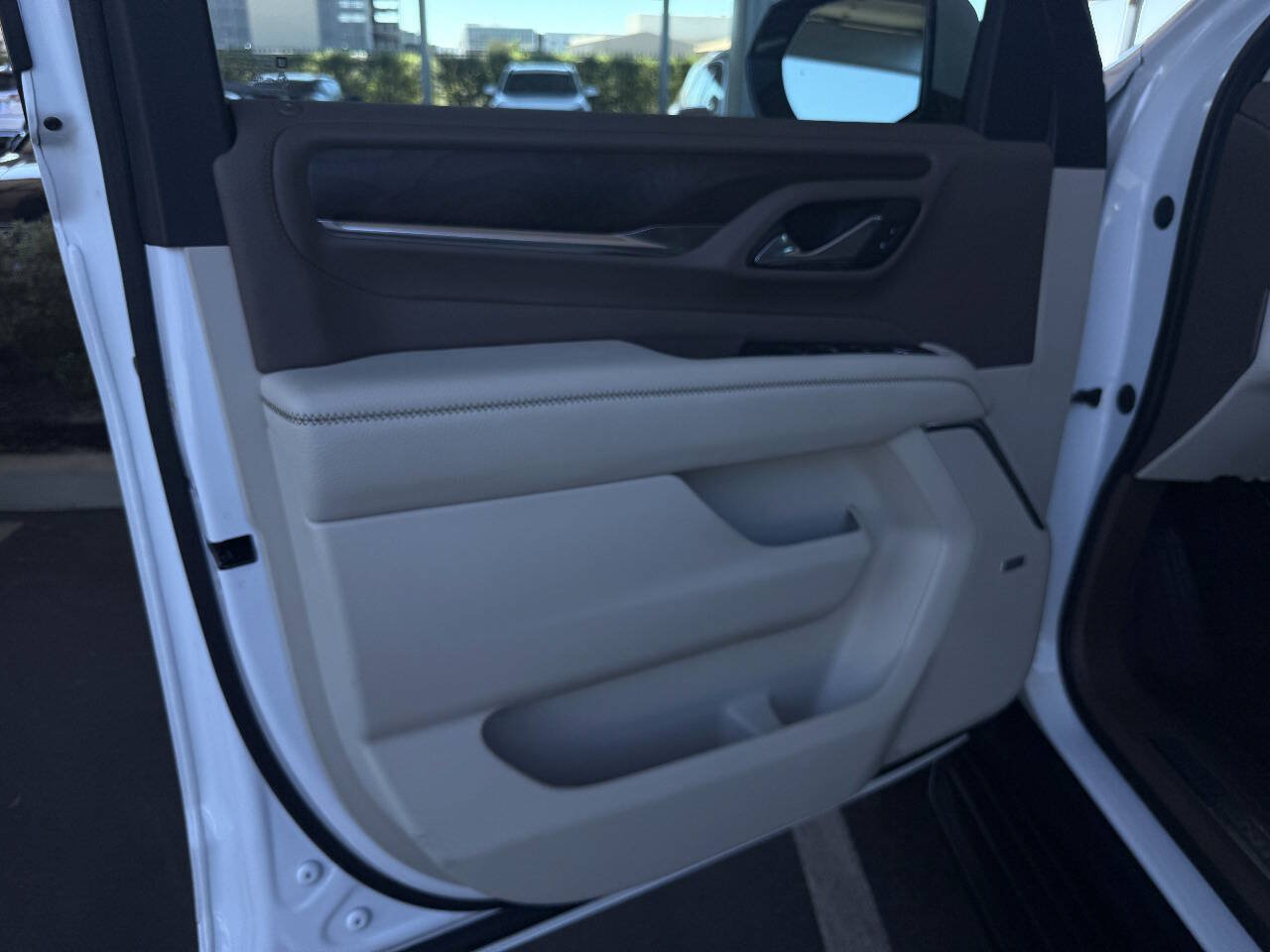Used 2021 GMC Yukon Denali w/ LPO, Illumination Package AWD/4WD image 10