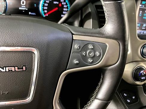 Used 2020 GMC Yukon Denali w/ Denali Premium Package AWD/4WD image 11