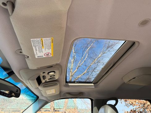 Used 2005 Chevrolet Silverado 2500 LT w/ Heavy-Duty Power Package image 18