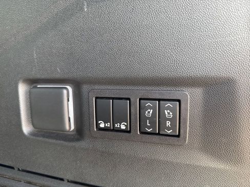Used 2024 Chevrolet Tahoe High Country w/ Premium Package AWD/4WD image 7