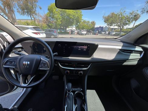 Used 2025 Buick Encore GX Preferred FWD image 32