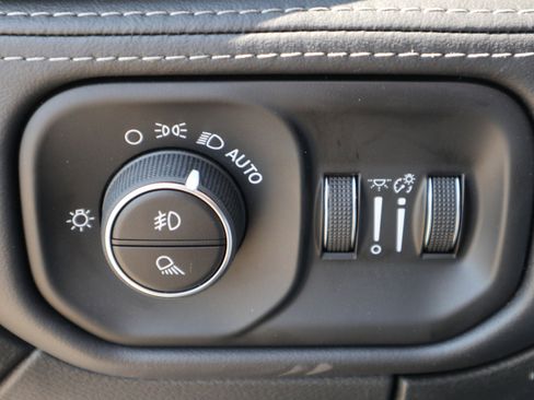 New 2026 RAM 2500 Limited image 32