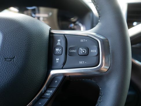 Used 2025 RAM 2500 Laramie AWD/4WD image 29