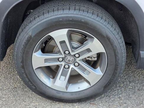 Used 2025 Honda Pilot EX-L image 12