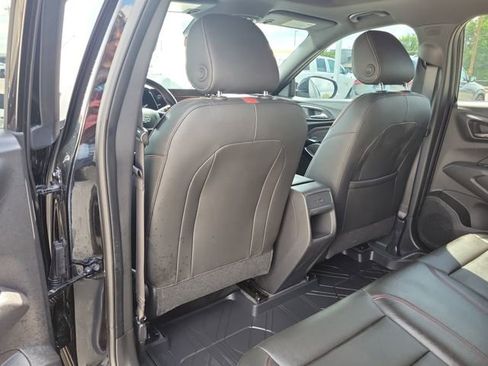 Used 2024 Chevrolet Trax RS w/ Sunroof Package FWD image 15