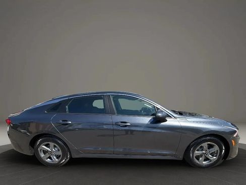 Used 2021 Kia K5 LXS FWD image 4