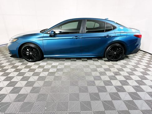 Used 2025 Toyota Camry SE w/ Multimedia Upgrade Package image 6