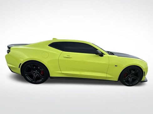 Used 2021 Chevrolet Camaro SS RWD image 7