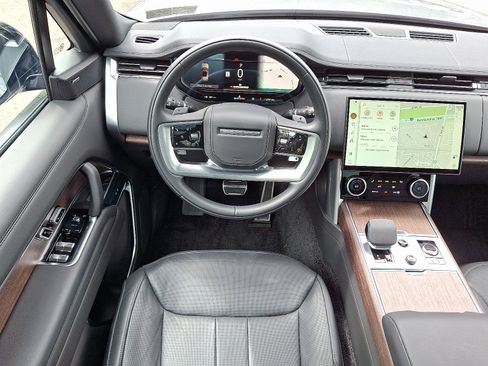 Certified 2023 Land Rover Range Rover SE image 4