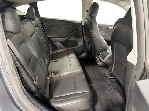 Certified 2023 Tesla Model Y Long Range AWD/4WD image 11