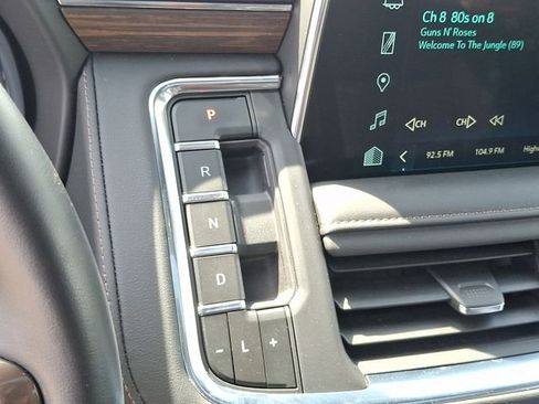 Used 2024 Chevrolet Tahoe High Country image 13