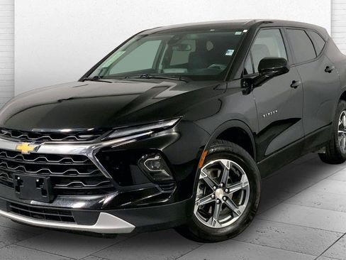 Used 2025 Chevrolet Blazer LT AWD/4WD image 12