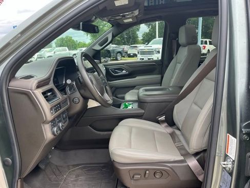Used 2023 Chevrolet Tahoe Z71 w/ Z71 Off-Road Package AWD/4WD image 18