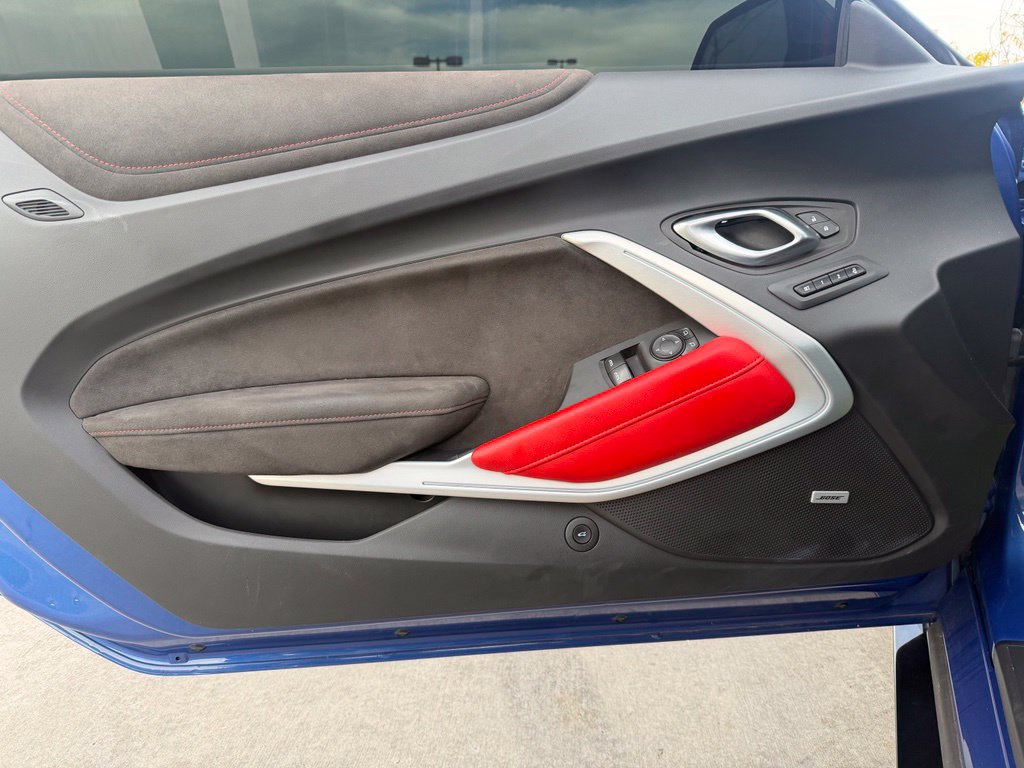 Used 2022 Chevrolet Camaro ZL1 RWD image 11