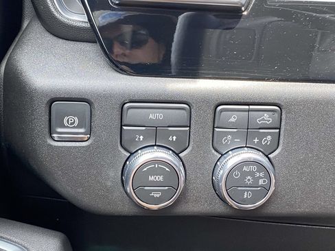 Used 2026 GMC Sierra 1500 SLT AWD/4WD image 28