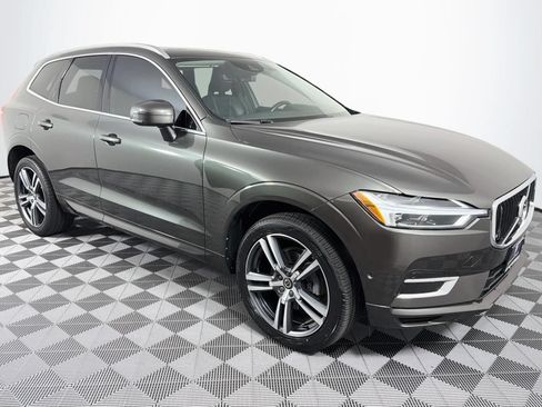 Used 2018 Volvo XC60 T5 Momentum w/ Convenience Package AWD/4WD image 28