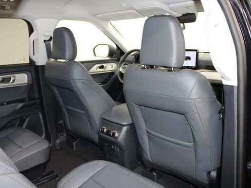 New 2026 Ford Explorer Active RWD image 33