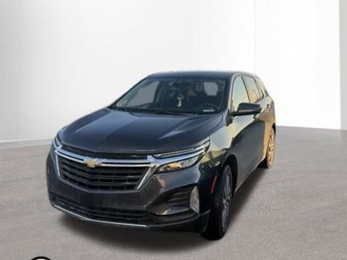 Used 2022 Chevrolet Equinox LT image 1