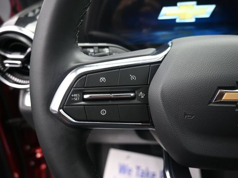 Used 2026 Chevrolet Equinox LT w/ Safety and Technology Package FWD image 12