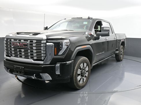 Used 2024 GMC Sierra 2500 Denali w/ Denali Reserve Package image 4
