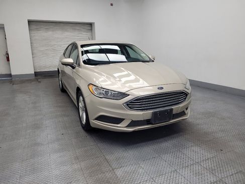 Used 2018 Ford Fusion SE FWD image 13