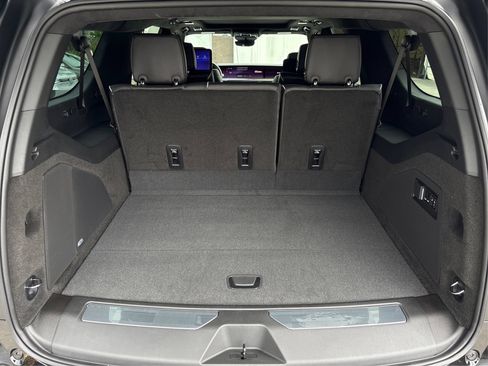 New 2026 Cadillac Escalade ESV Platinum Sport w/ LPO, Floor Liner Package AWD/4WD image 11