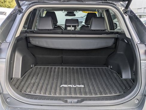 Used 2021 Toyota RAV4 XLE Premium image 13